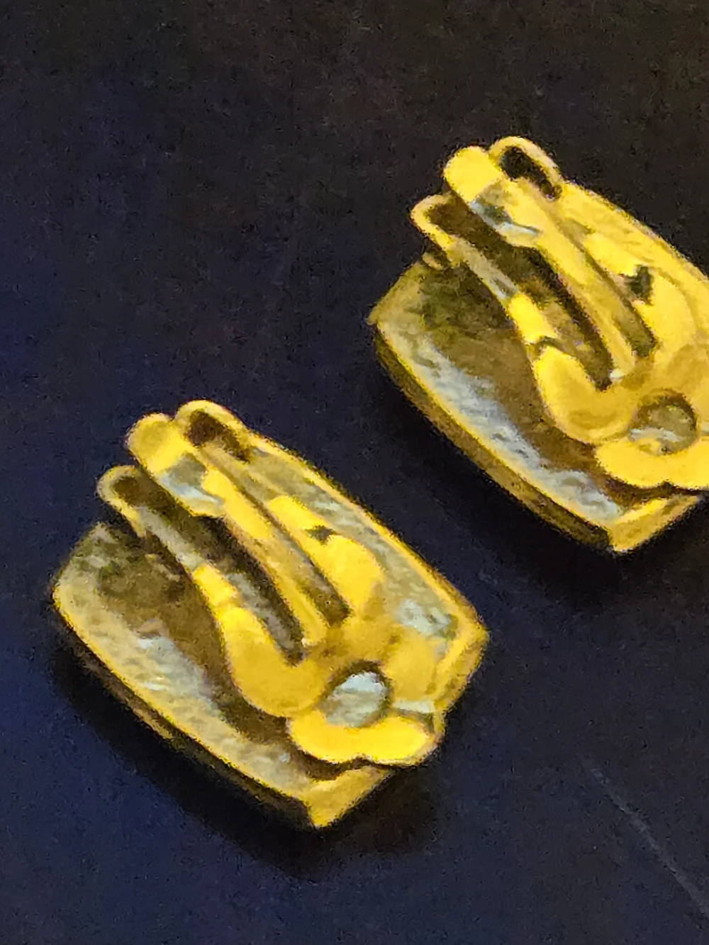 Gold-Tone Beown Stone Clip On Earings - Classic Womens Accessory